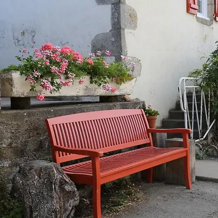 Chez Le Brun Esse